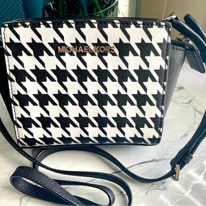MICHAEL KORS Houndstooth Mini Selma Crossbody